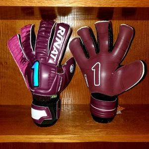 Rinat goalkeeper gloves